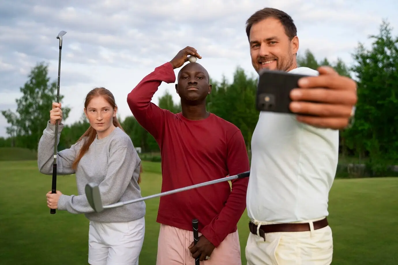 A scene featuring friends on the golf course